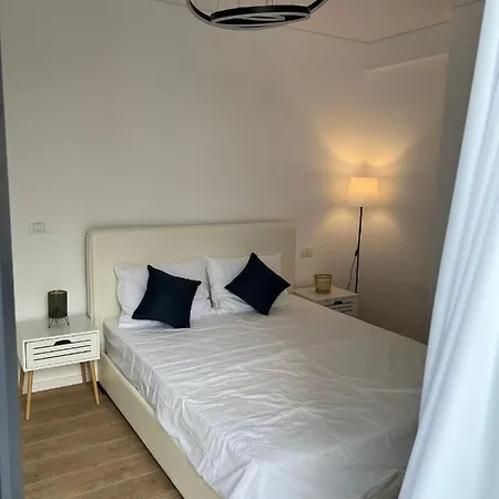 Apartament Rezidential - 50m Faleza *