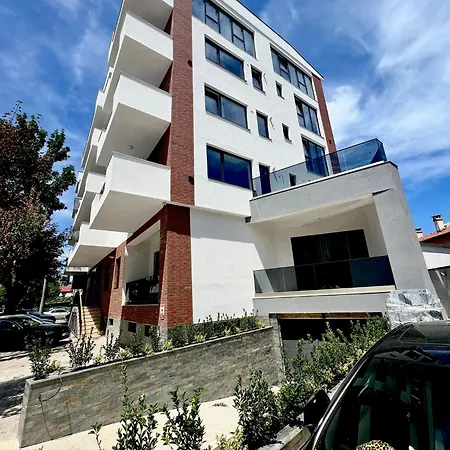 Apartament Rezidential - 50m Faleza