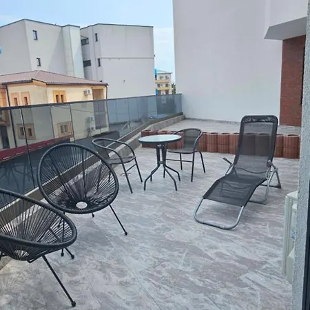 Rezidential - 50m Faleza Daire *