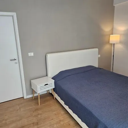 Rezidential - 50m Faleza Apartment